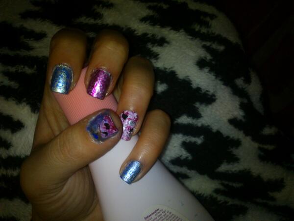 phriss13's tweet photo. #nails http://t.co/gEn5TksCKm