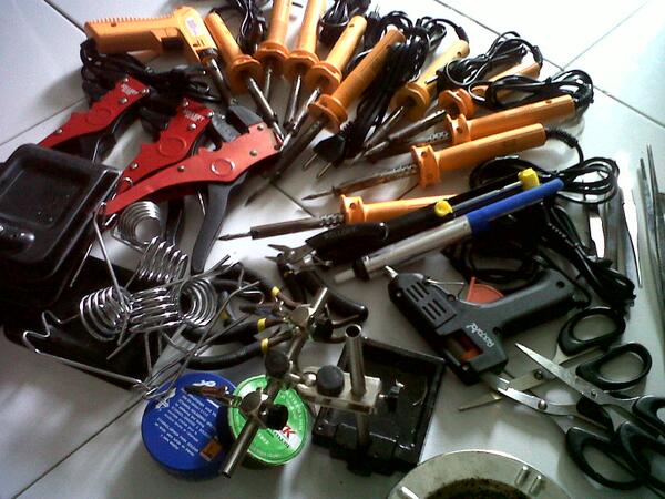 Persiapan NO:WORK - Holly Craft! - Workshop with <a href="/WAFTLAB/">waft-lab</a> 10 Dec 2013 - 08.30 - FBS UNESA