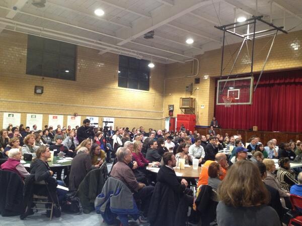 bradlander's tweet photo. Hundreds of residents are here tonight to kick off the #BridgingGowanus community planning process. http://t.co/eyJUhZueTN