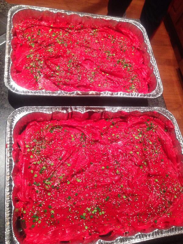 MrsCrossNewport's tweet photo. Brownies w icing &amp; sprinkles for students MAP math scores.  Last wk's reading scores got them green iced brownies. http://t.co/3OP41RlOdZ