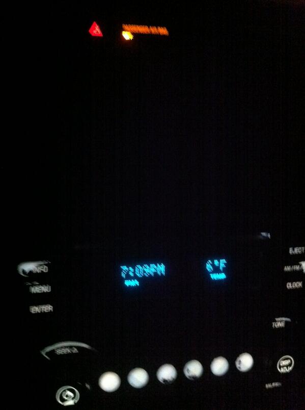 LovelySucia's tweet image. This is happening right now. #singledigittemps #brrrrrr