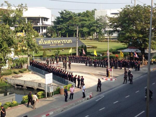 ดูรูปภาพบนทวิตเตอร์