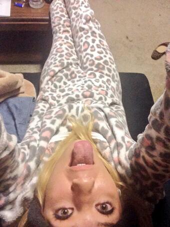 Sooooo cozyyyy http://t.co/r4w0I18YXW
