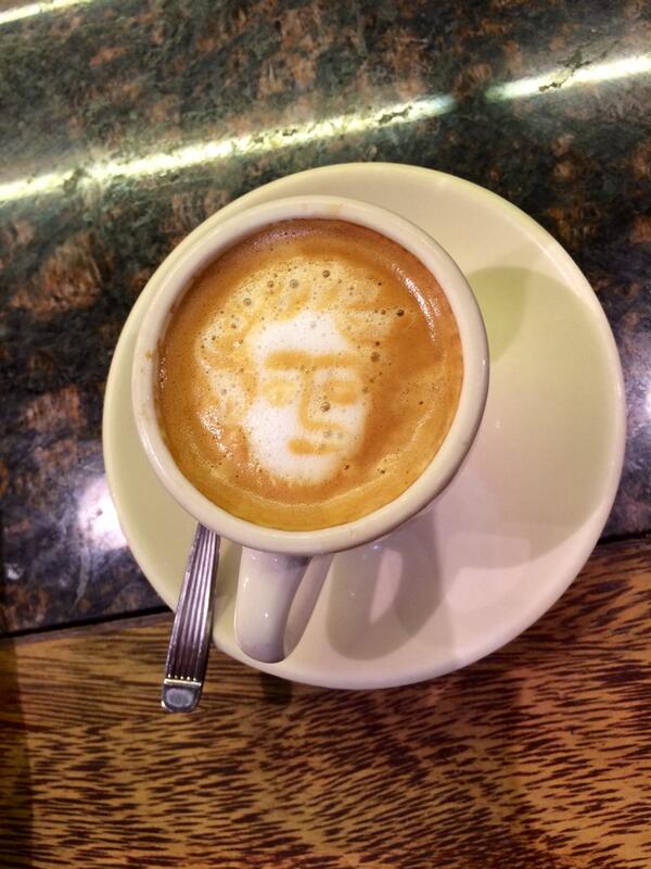 RODRIGODELTOP1's tweet image. Gracias a mis aduladas del Alexander del Multicine por el cariño de siempre y por este bello detallé ...Gracias