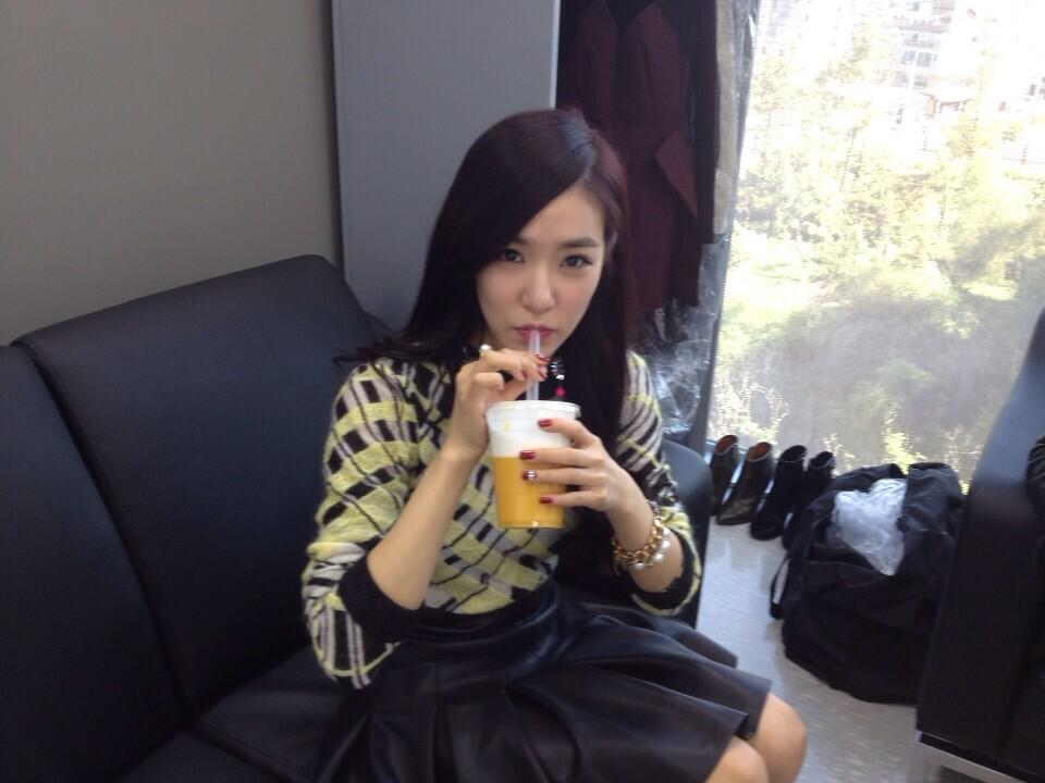 [OTHER][04-10-2013]Hình ảnh mới nhất từ chương trình "Fashion King Korea" của Tiffany BbGf2-wCcAACgUH