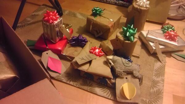 nonesuch42's tweet image. I do love wrapping Christmas Presents. #geometryinaction