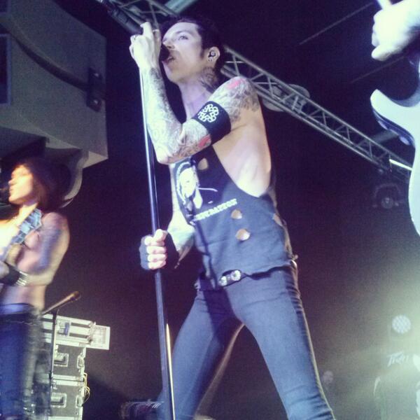 DarkSide_483's tweet image. #RemeberYesterday
#blackveilbrides
#LiveInMilan