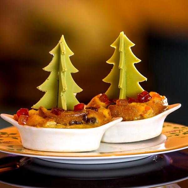 BBabyDirectory's tweet photo. "@JumeirahCT: Orange blossom and panettone pudding from @eric_lanlard's #FestiveAfternoonTea! http://t.co/7anuAurqz3 http://t.co/Ow4SrW7kA7"