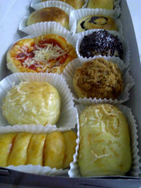 alumni_152's tweet photo. Udah bisa di coba amira roti mungil http://t.co/VCQ7UyeQqu