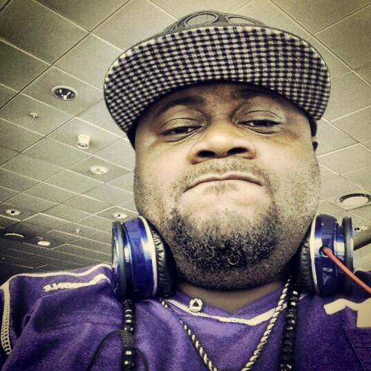 Y1079FM's tweet photo. Da #MagnifiqueMightyMonday Edition #MydMorningShow @sammyforson #Np #Papistic @samini_dagaati @KaakieGH #LoudInGH http://t.co/smagmwBiaX