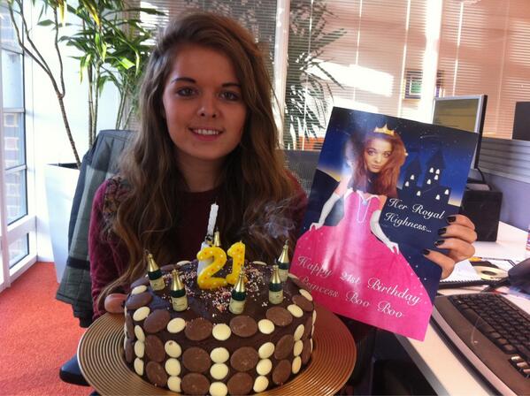 Happy 21st Birthday to our beautiful <a href="/YazzyHassoun/">Yazzabellaaa.</a>! Have a fantastic day, love Team SC!  X x X