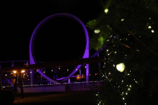 ontdekslagharen's tweet photo. Met de familie naar #WinterSlagharen? #Retweet en maak kans op tickets voor 8p! #RT #win http://t.co/WdmroG1FgC http://t.co/zCvKgTF3qz