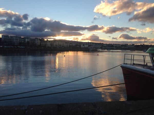 BubbasDalkey's tweet image. What a beautiful evening yesterday in Dun Laoghaire for landing crab &amp;amp; lobster!