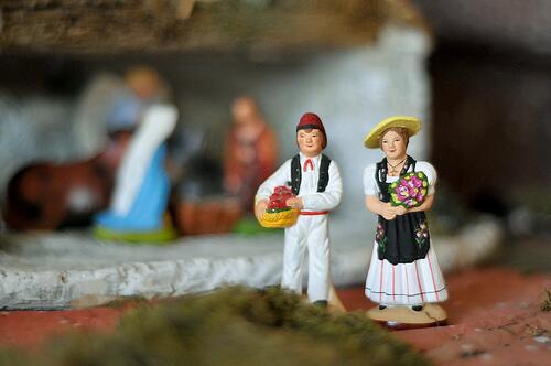 Toprural_fr's tweet photo. Dans le blog cette semaine, une tradition de Noël plus méridionale: les santons de Provence http://t.co/52Bnh2Axa7 http://t.co/XEawWdszK7