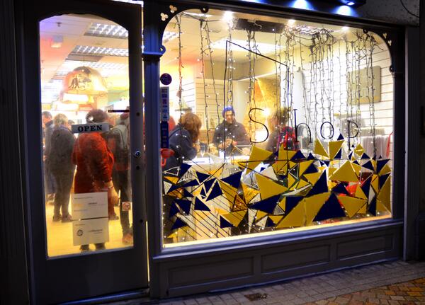 MeandFYC's tweet photo. Pop-Up Shop supporting local artists/designers. Its good to tell people :-)
@tattydevine @MaterialGirl @MadonnaREV http://t.co/2g7uGuTrU2