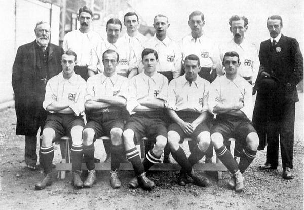 TheFutbolistic's tweet photo. La selección británica obtuvo el primer campeonato internacional de selecciones http://t.co/xBzT9kULuU