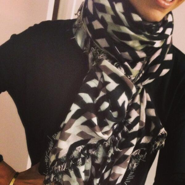 GiulianaRancic's tweet photo. Watch #GandB tonight on E! 8/7c. RETWEET to enter to win this big, fab @theodoracallum scarf! http://t.co/MyfIrSDz4z