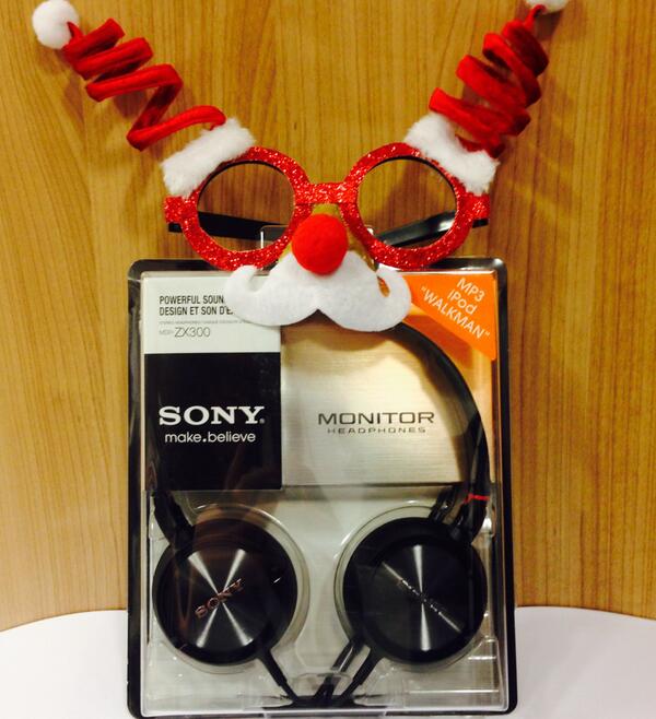 harveynormanIE's tweet photo. COMPETITION: RT and follow to win these @SonyIreland headphones! Winner announced at 5pm tomorrow #soundredefined http://t.co/p4BeCUwZSZ