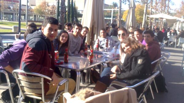 LauraFuster's tweet photo. @juan_toro95 @Spckl @AntaPablo93 @marta_mpg @Sergio_monty #teleco #claseDeMatlab http://t.co/IYrQG8ZBSw