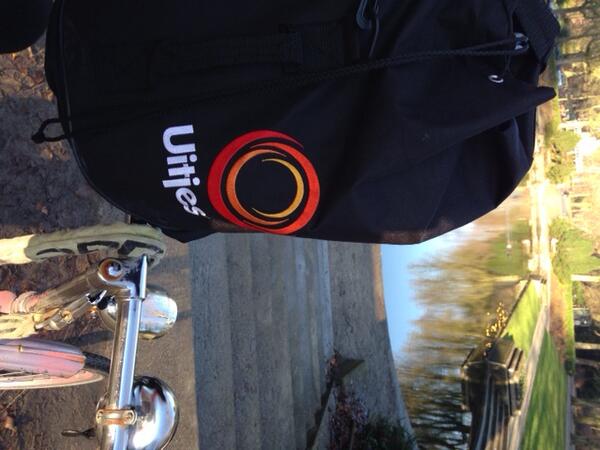 Met de zon op de neus en de frisse wind om de oren is het FietsFeest vandaag ook echt een feest! <a href="/Uitjesnl/">Uitjes.nl</a>