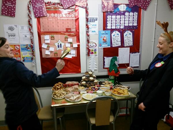 Party time <a href="/Express_high_st/">Lincoln High Street</a> #colleaguebuffet <a href="/jenhiggins10/">@jenhiggins10</a> <a href="/MarkJGresham/">Mark Gresham</a>