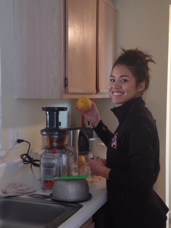 stopfolowingme's tweet photo. Moriahs new juicer http://t.co/OPMl4qWo7Y