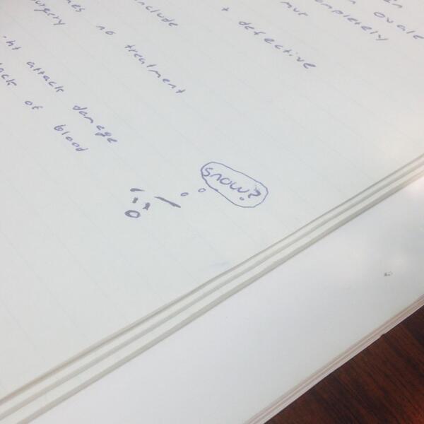 marynes_02's tweet photo. What @Lexi7139 does at school when it snows . http://t.co/96C6tm5gAN