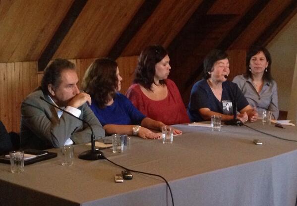 Bernicancino's tweet photo. Viviana Díaz destaca impacto d Salvador Allende en el mundo en presentación @AllendeVoces en FSA http://t.co/ivnLPrEcQ1