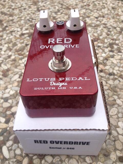 audiolibrium's tweet photo. Lotus Red Overdrive.Pedal overdrive yg didesign berdasarkan topologi vintage pre-amp.Dari warm sampai thick od http://t.co/ENoKr7h350