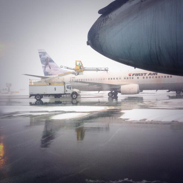 cconboy's tweet photo. Snowy scenes. De-icing at YOW. http://t.co/IhTV9WB9QS