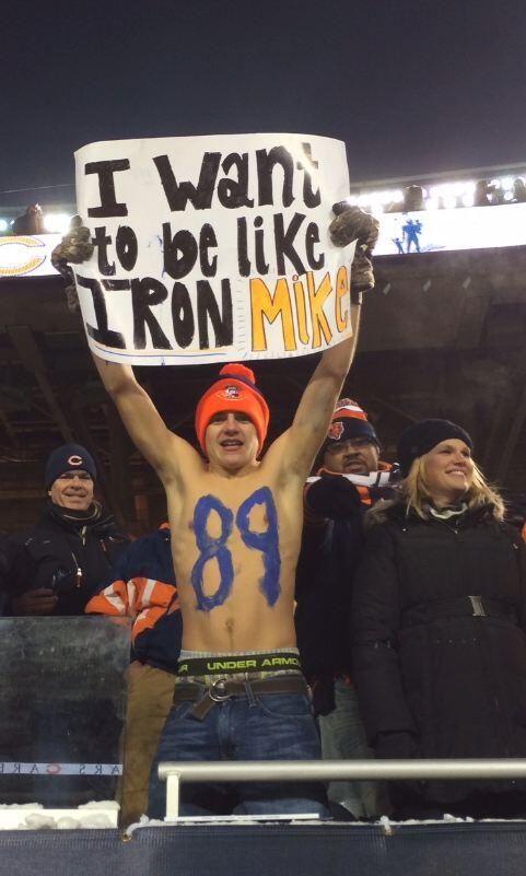 espn's tweet photo. It was very, very cold in Chicago last night. 

This guy didn't care. He was there for Ditka. http://t.co/8O2cX026Dt