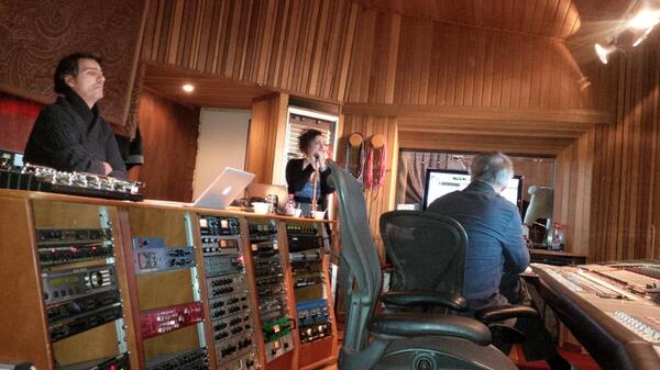 MikeToch's tweet photo. @TwittaCleo LP1/ICP/DAY1/HAPPYNESS :) http://t.co/aeBCtFLFXR