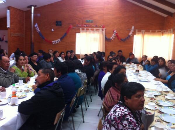 jparavenab's tweet photo. Junto al tremendo alcalde de Toltén@RafaelGarciaFer en cierre e inicios de Proyectos Fosis http://t.co/f0jk2PySPy