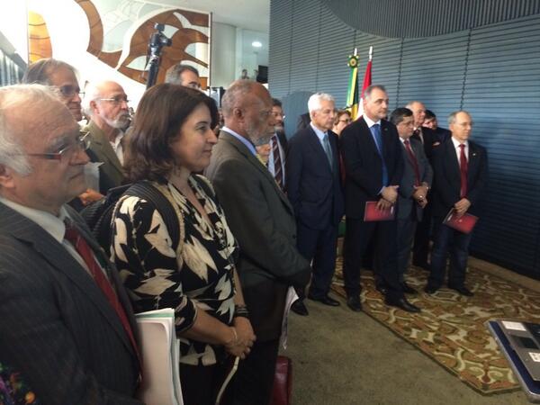 deputadamarina's tweet photo. Dep. @marinasantanna participa do lançamento do livro que conta a trajetória dos líderes do PT na Câmara http://t.co/JXLGWr4oCI