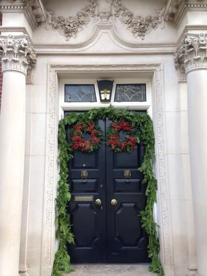 FloralRoots's tweet photo. It's beginning to look like Christmas! #Christmas #Christmas decor http://t.co/na0j6TLYY0