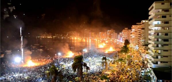 Presidente <a href="/MashiRafael/">Rafael Correa</a> decreta feriado nacional los días 30 y 31 de diciembre bit.ly/19fdAFy