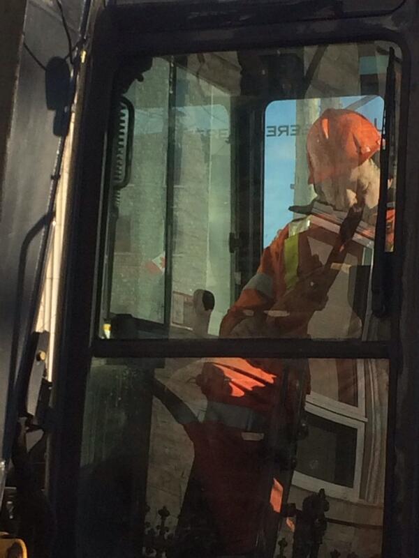 Baxter89's tweet photo. Must of been a rough night eh ED..@parkmacd @BobbyMacnab http://t.co/Pja768gcTU