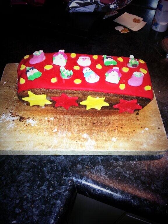 cel_ine's tweet photo. Kerst cake :D http://t.co/YdcekZSIKS