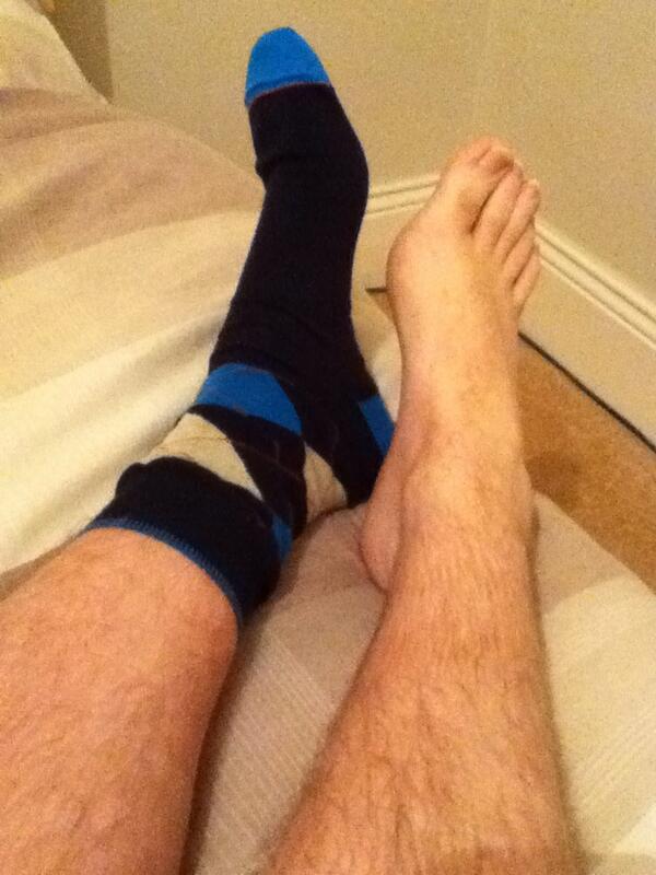 SckFtTklFtsh's tweet photo. One Argyle sock, one foot bare. #gayfootfetish #malefeet #Size11UK http://t.co/h6Z7sCqX80