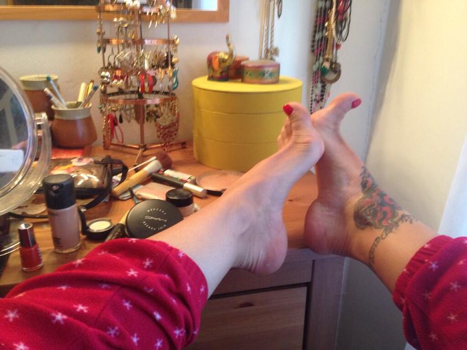 Taking a little break from making myself pretty :) #footfetish #onepiece http://t.co/zFZ2wAHbky<a href="/tag/footfetish"class="tags"><span>#footfetish</span></a><a href="/tag/onepiece"class="tags"><span>#onepiece</span></a>