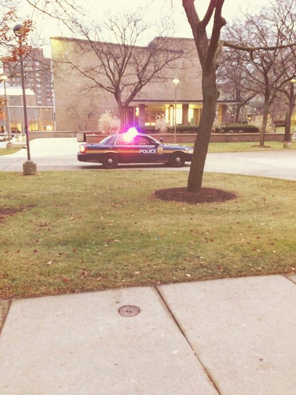 WSUPoliceState's tweet photo. Class at 5 &amp; I get the pleasure of seeing WSUPD pretend there's an emergency while on his phone.  #wsupolicestate http://t.co/1mwrx5Jm2q