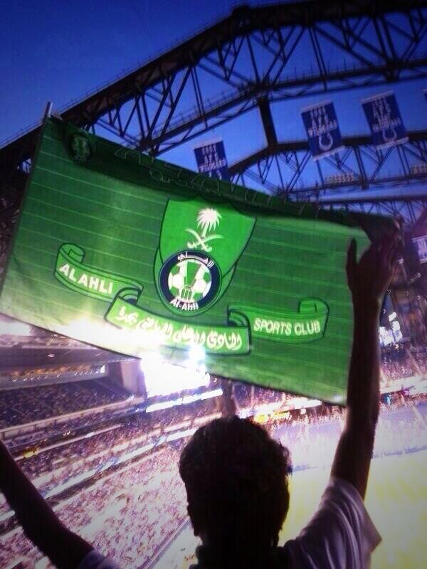 SKY_AHLI's tweet photo. يرحل من يرحل سيبقى الاهلي شامخ برجاله وجمهوره 
ثلاث انتصارات متتاليه والقادم اجمل بأذن الله وارفعوا شعار الملكي http://t.co/FVQQgjecnF"