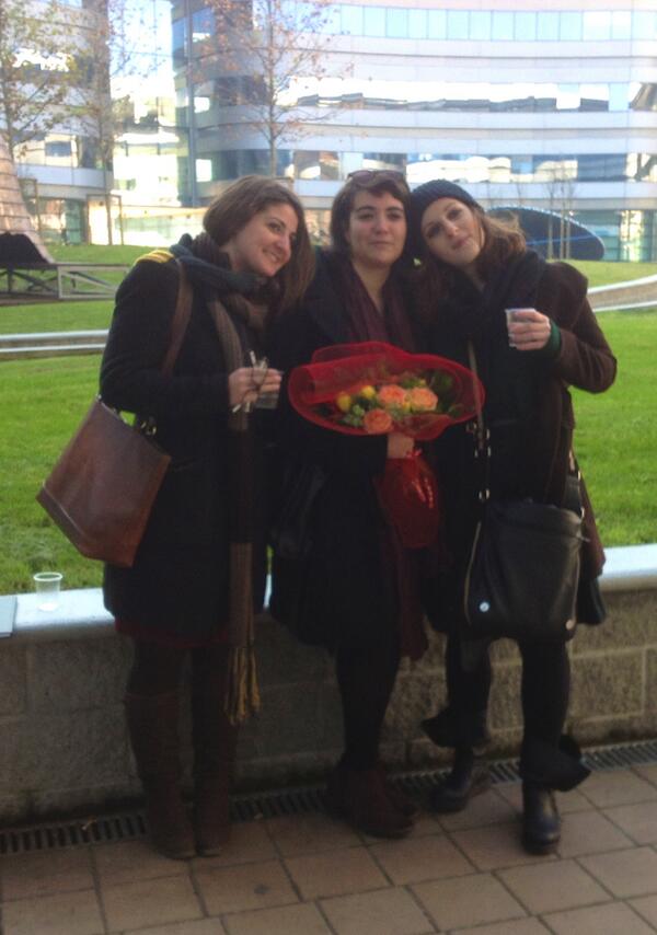 Apevola's tweet image. Dottoressa in Proseccologia, #colfondo of course! #liberazione #thend #tesi