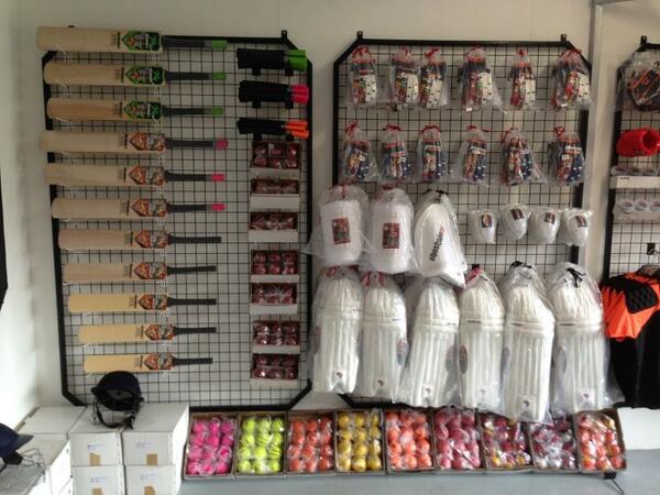 ShosholoZA2's tweet photo. The Rythym of a Nation #csa #MandelaMemorial #cricket #bats #sport #AllIWantForChristmasIs #specials #discountstores http://t.co/szwFIlhYfJ