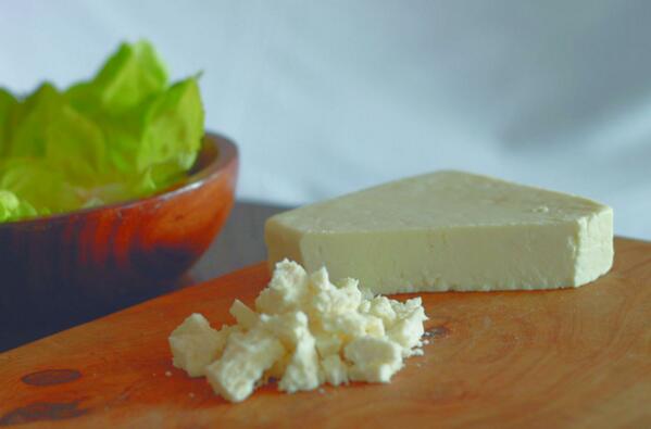 mannyquesos's tweet photo. El queso de cabra, que todos quieren tener en su mesa. "Lácteos Manny" http://t.co/vu7m5COmmb