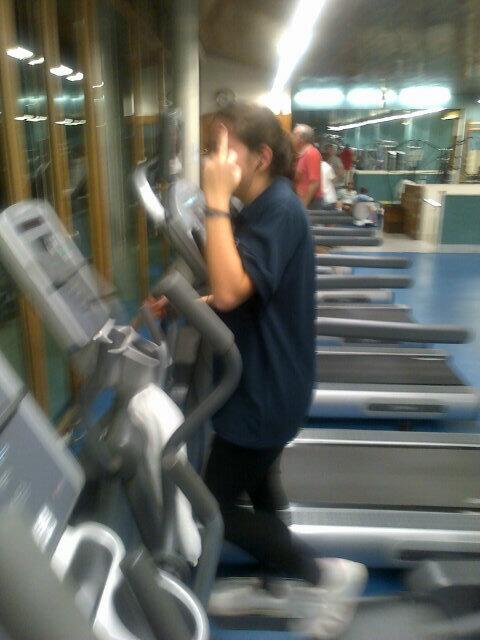fatigonzalezpr's tweet photo. Bueno bueno @bllorentem tu por el gym? Pero te has acordado de como llegar? http://t.co/6vWFADbmb0