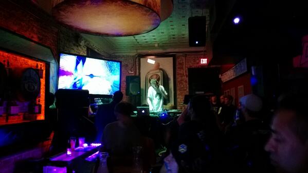 AndrewDublime's tweet photo. Om unit last night! http://t.co/bxiQfXAKEQ
