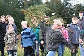 kerstboomwerpen's tweet photo. Ook de kleintjes zijn aan het oefenen geslagen!! http://t.co/PBXuXSu7zh