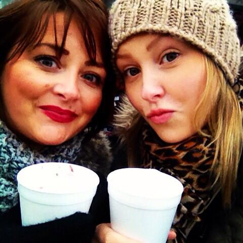 MissHannah_S's tweet photo. Skipton Christmas market with my Mam 💗 http://t.co/ljGFrmlHxl