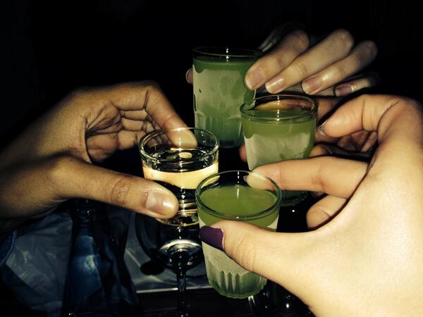 CarmenSdeRojas's tweet photo. Un placer pasar año tras año cn vstros.Brindis xq hay muxo q celebrar!Os quiero! @MoDelgado88 @roxanne_sv @64javite http://t.co/52D8vjayE0